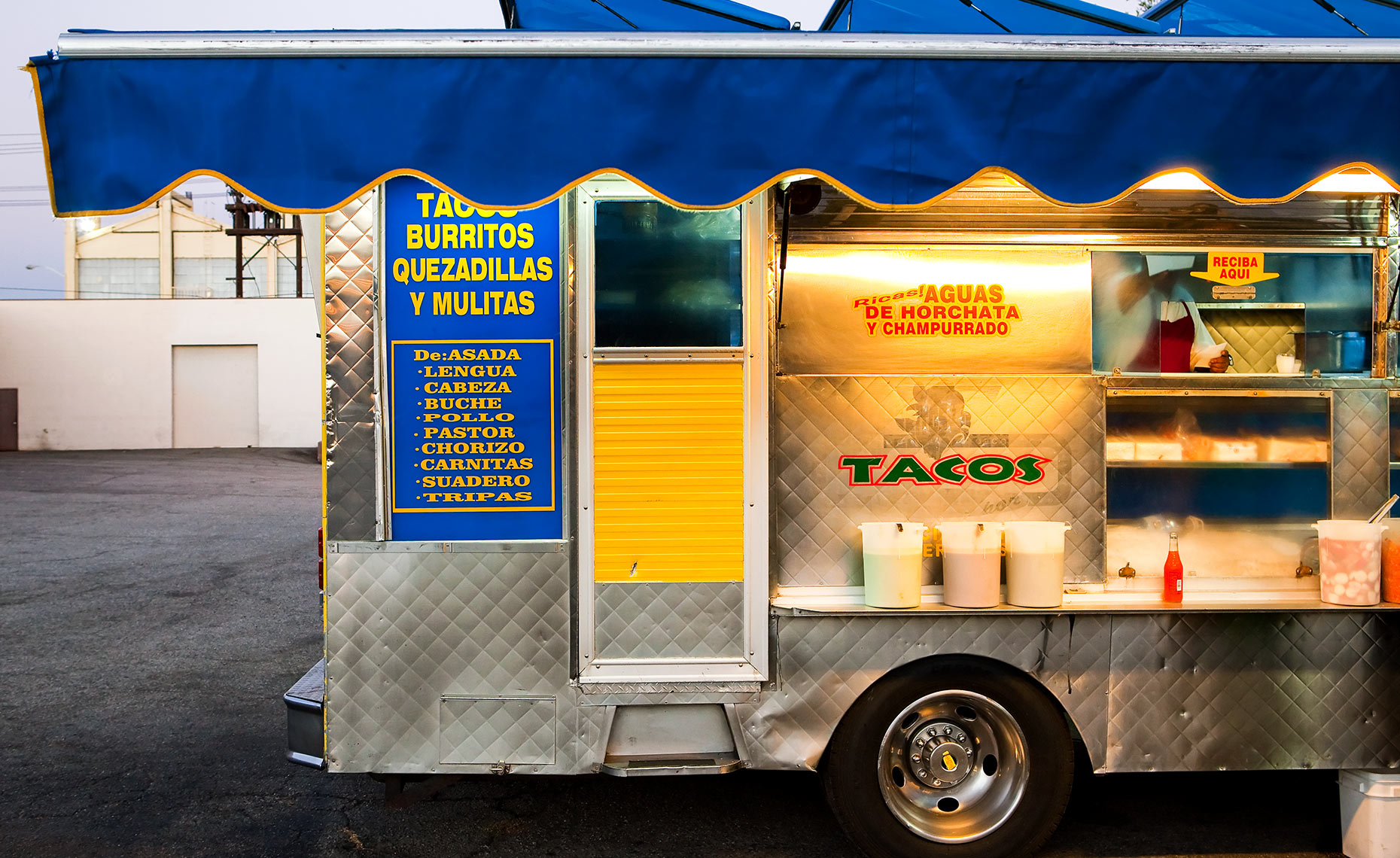 Arturos taco truck in Pasadena CA